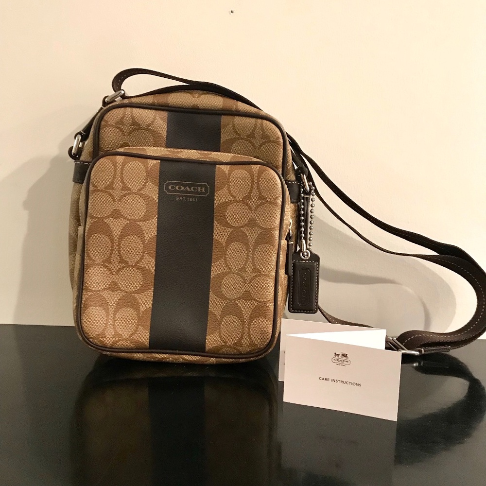 Signature Coach Small Messenger Crossbody
